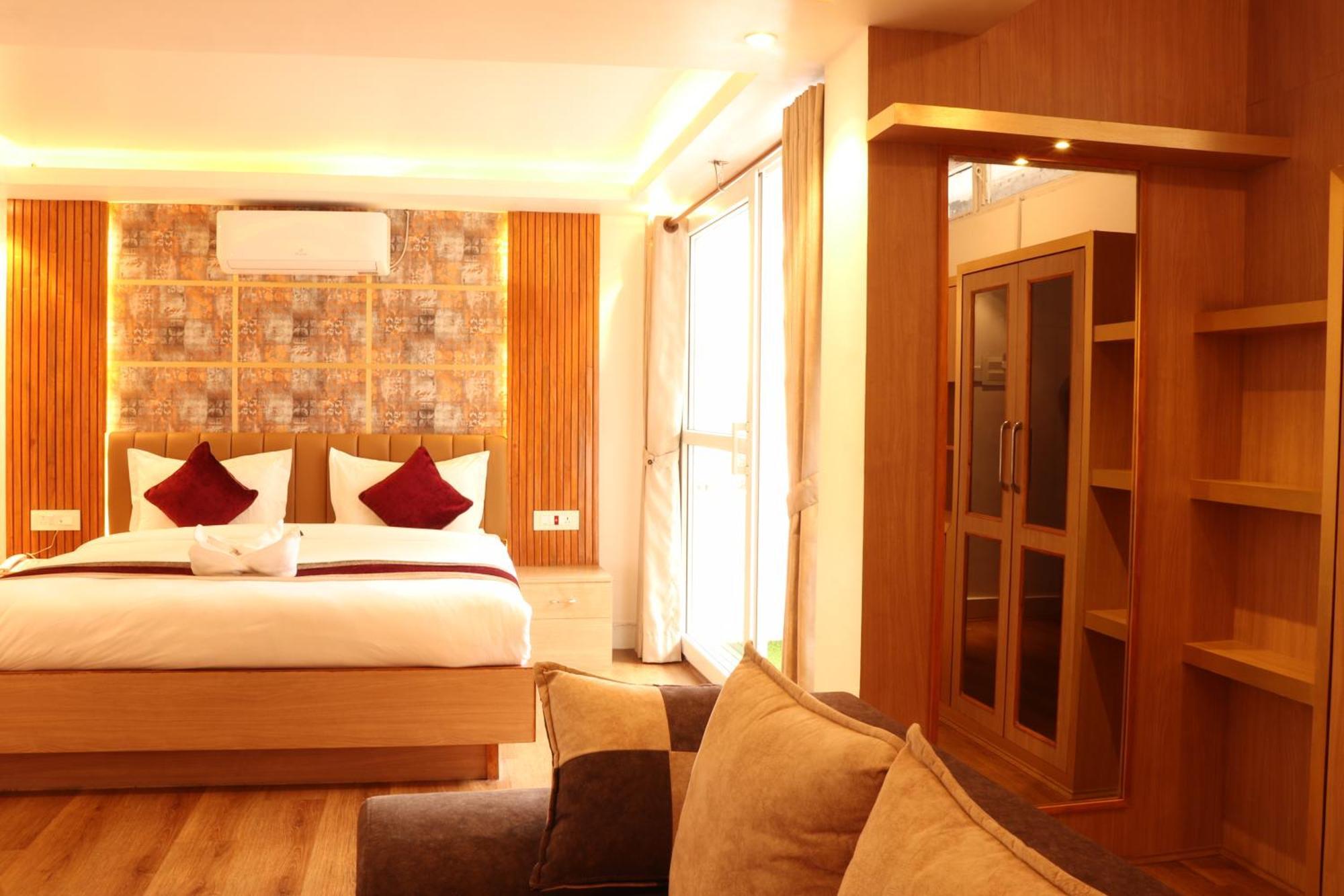 Hotel Elegant Kathmandu Inn Екстер'єр фото