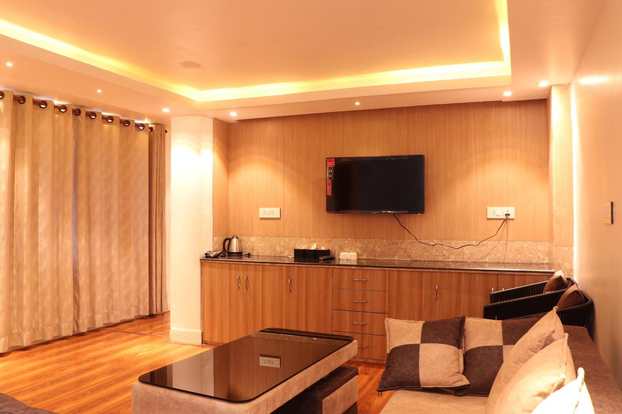 Hotel Elegant Kathmandu Inn Екстер'єр фото
