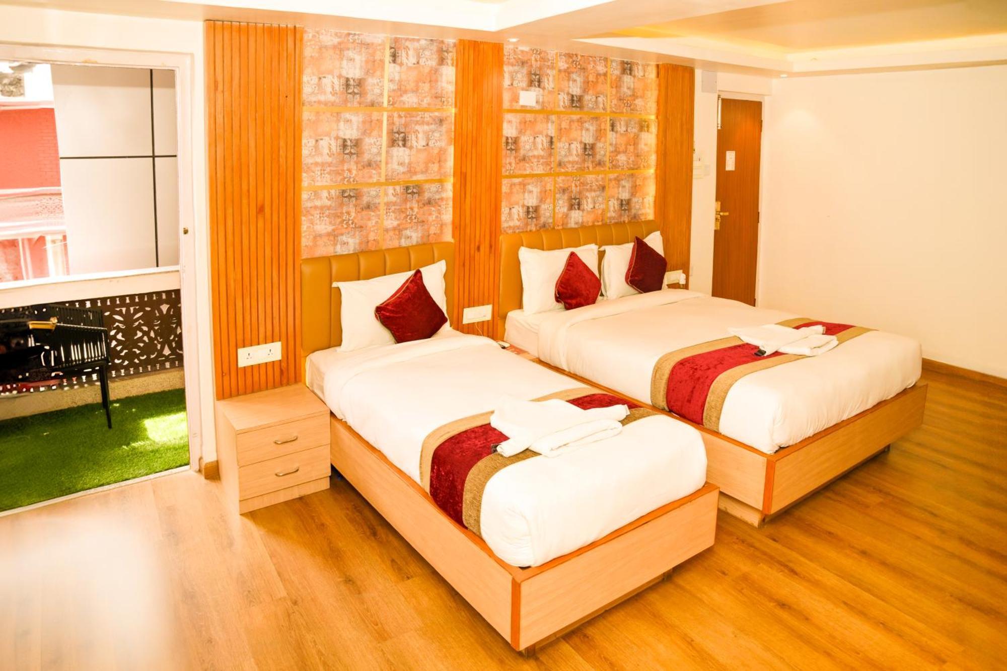 Hotel Elegant Kathmandu Inn Екстер'єр фото