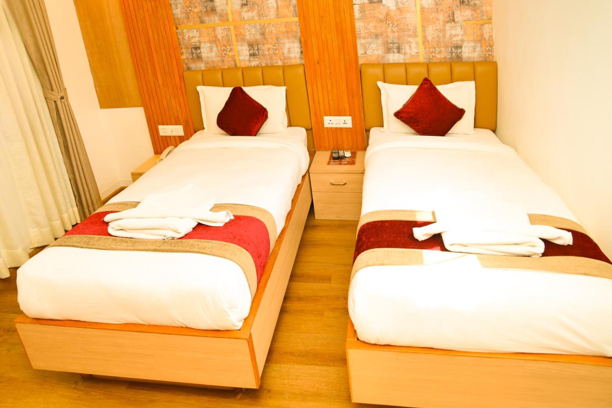 Hotel Elegant Kathmandu Inn Екстер'єр фото