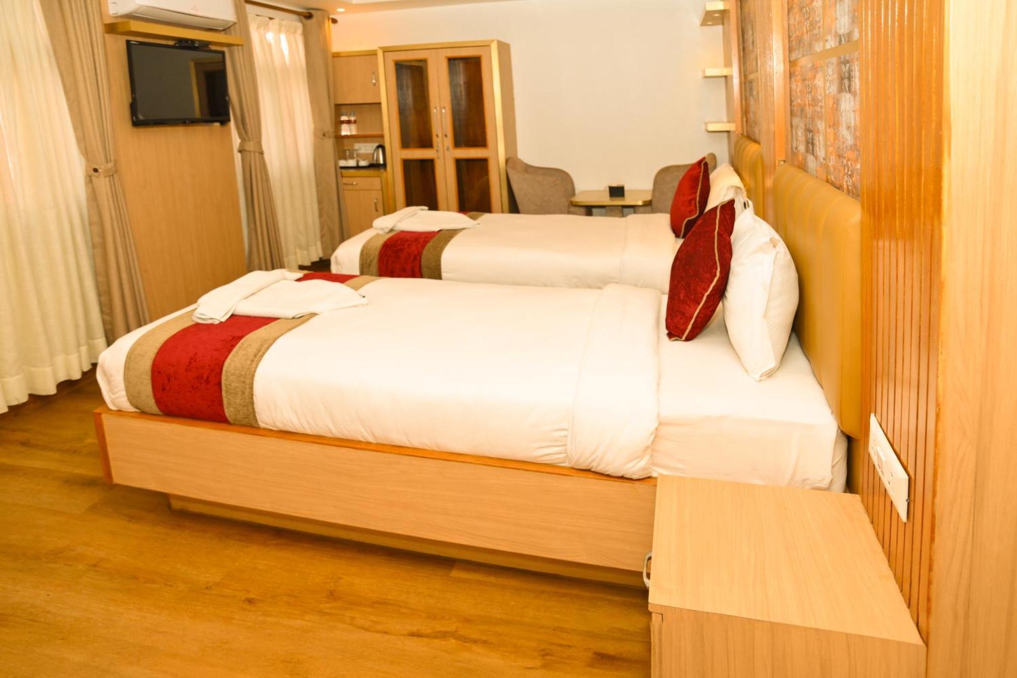 Hotel Elegant Kathmandu Inn Екстер'єр фото