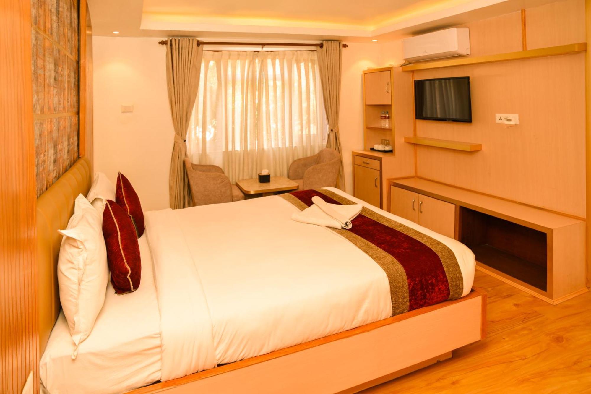 Hotel Elegant Kathmandu Inn Екстер'єр фото