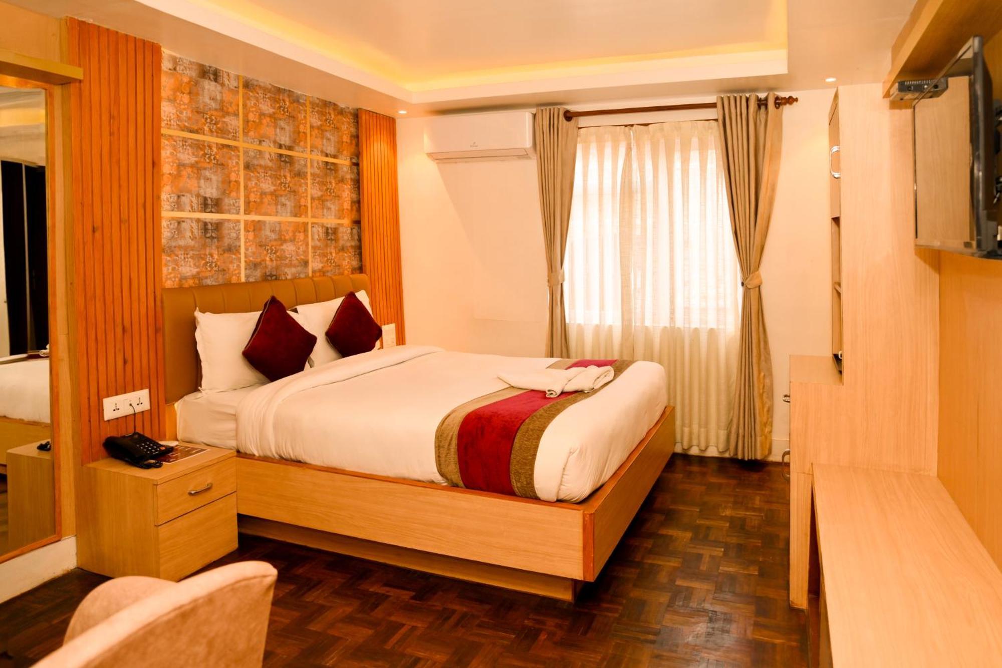 Hotel Elegant Kathmandu Inn Екстер'єр фото
