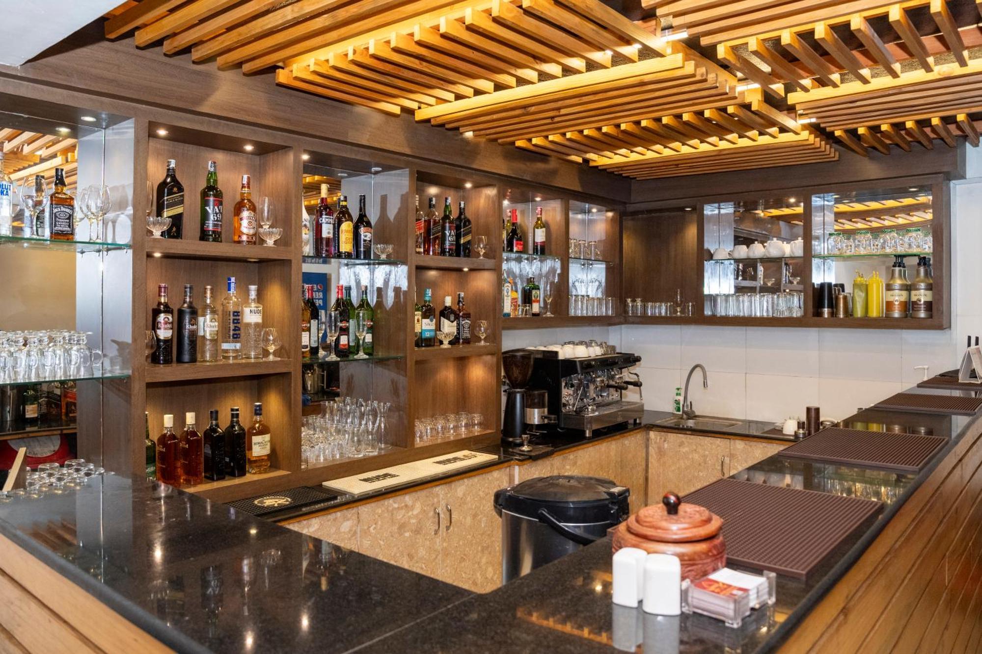 Hotel Elegant Kathmandu Inn Екстер'єр фото
