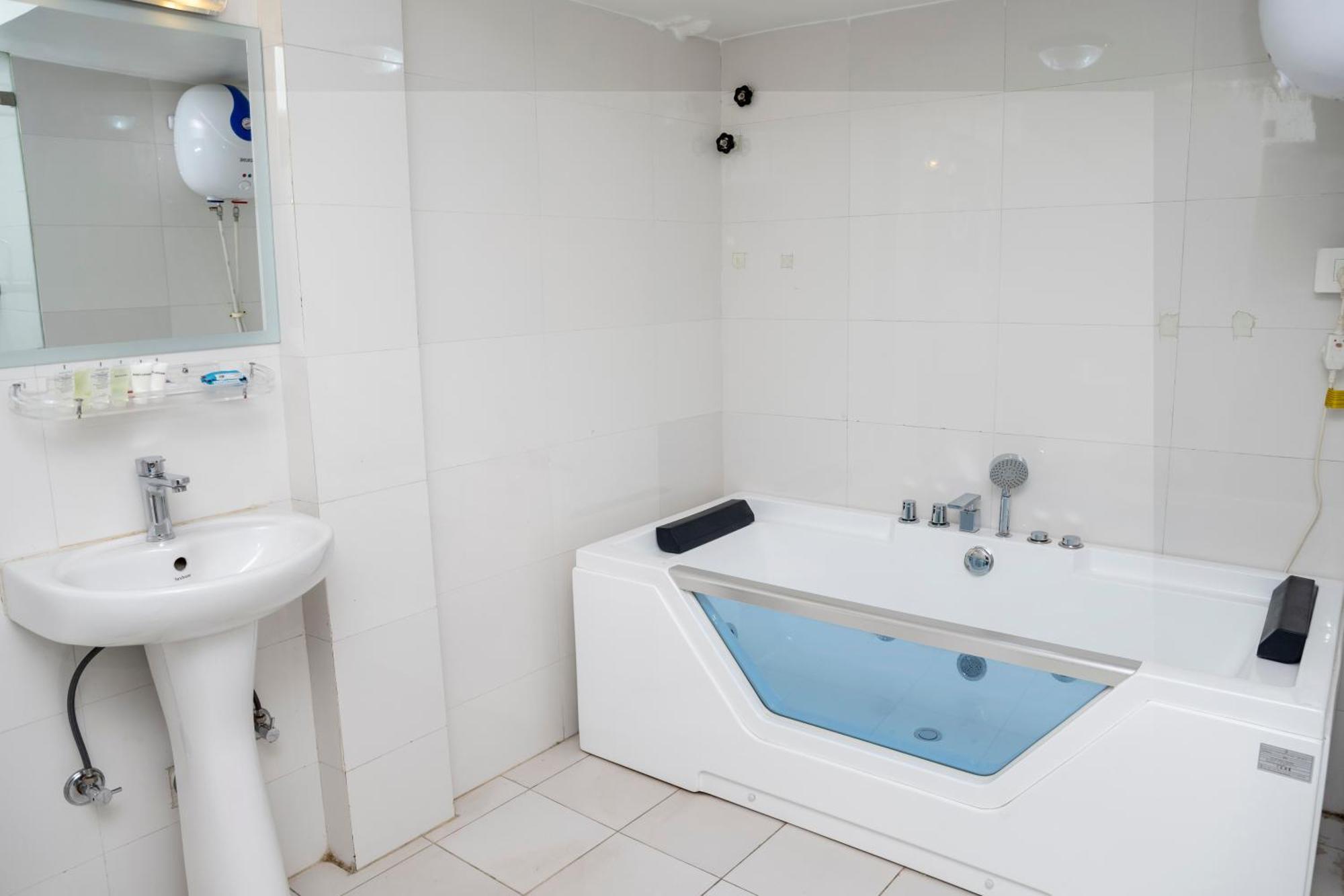 Hotel Elegant Kathmandu Inn Екстер'єр фото