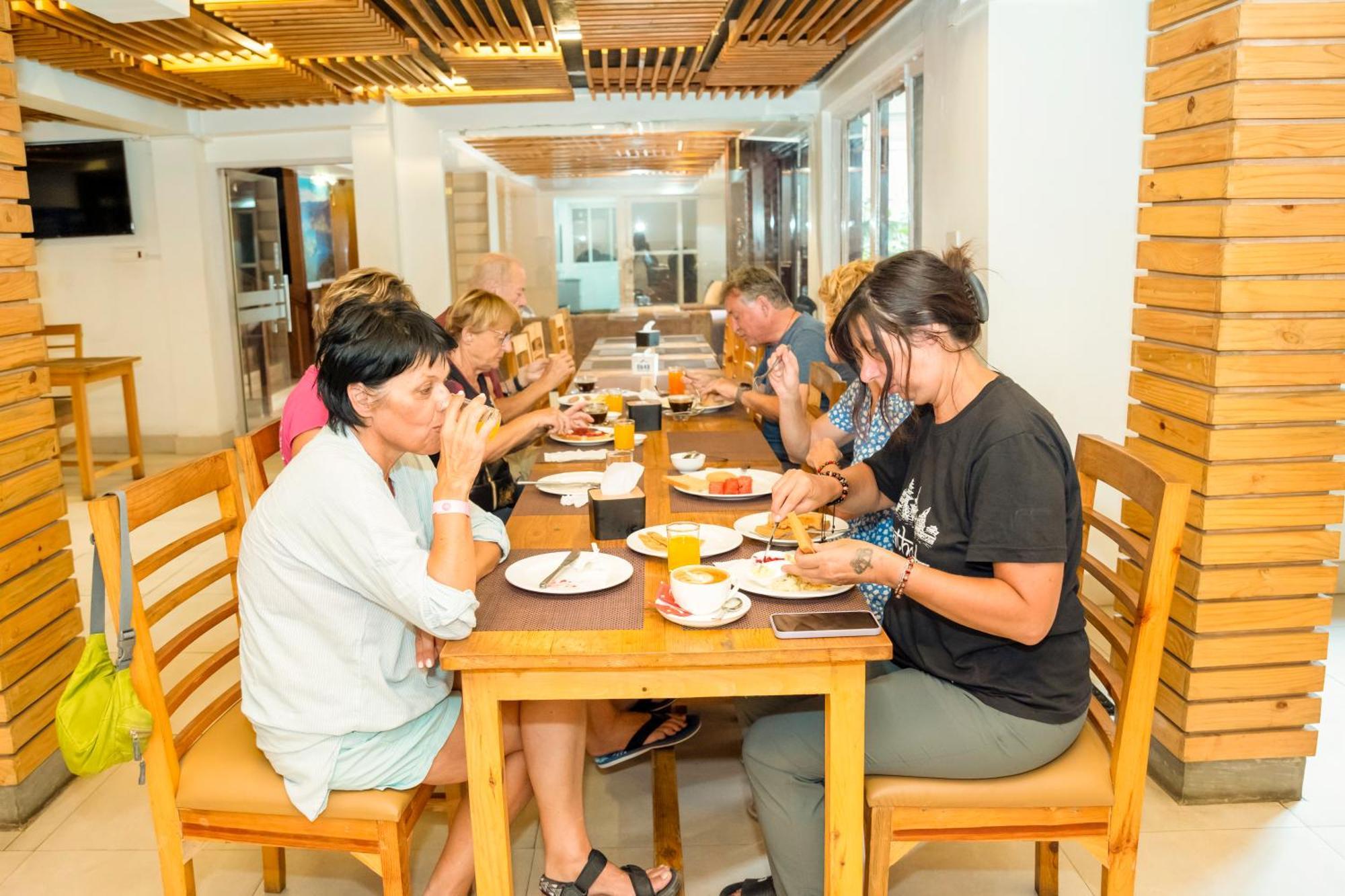 Hotel Elegant Kathmandu Inn Екстер'єр фото