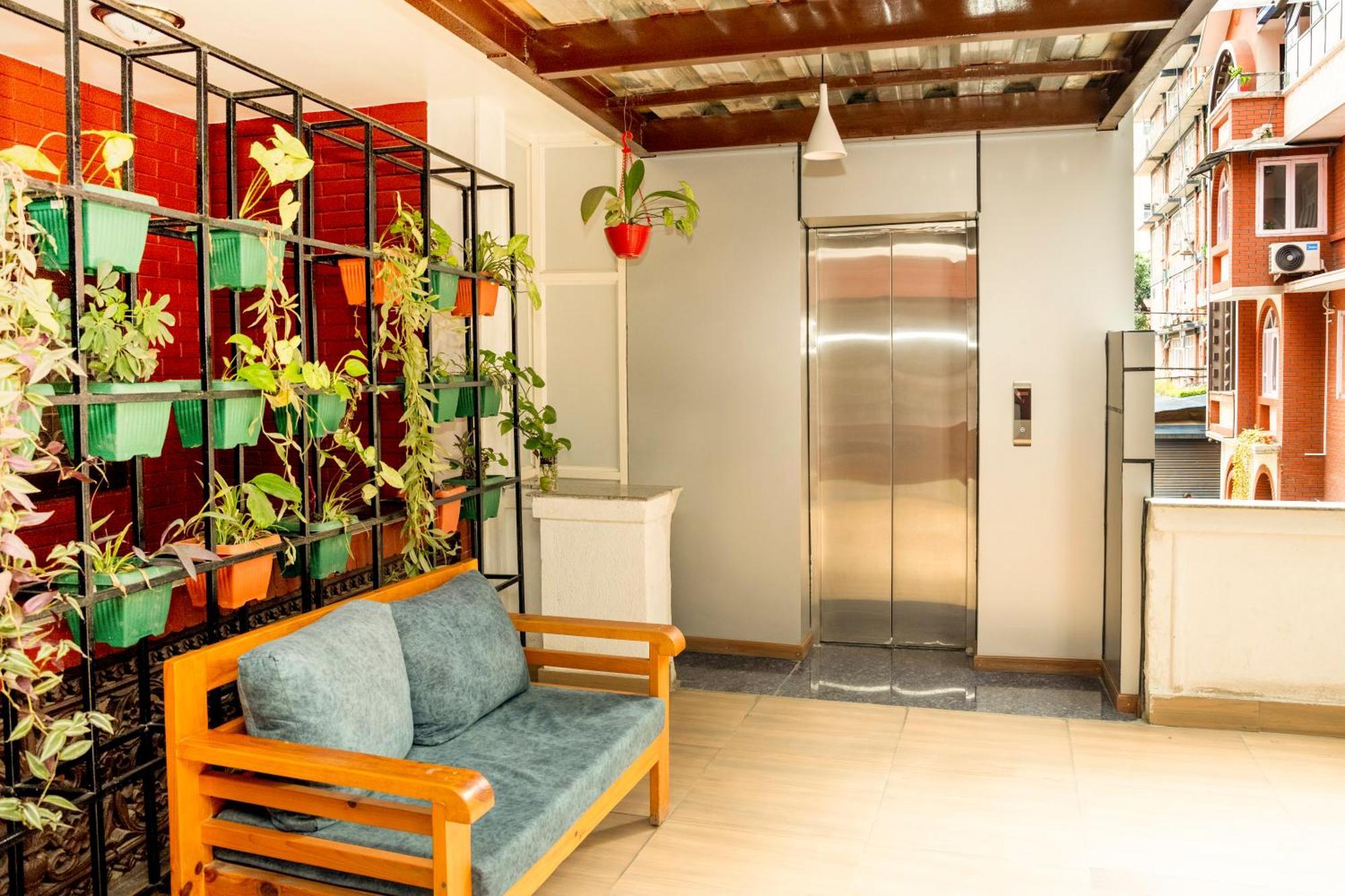 Hotel Elegant Kathmandu Inn Екстер'єр фото