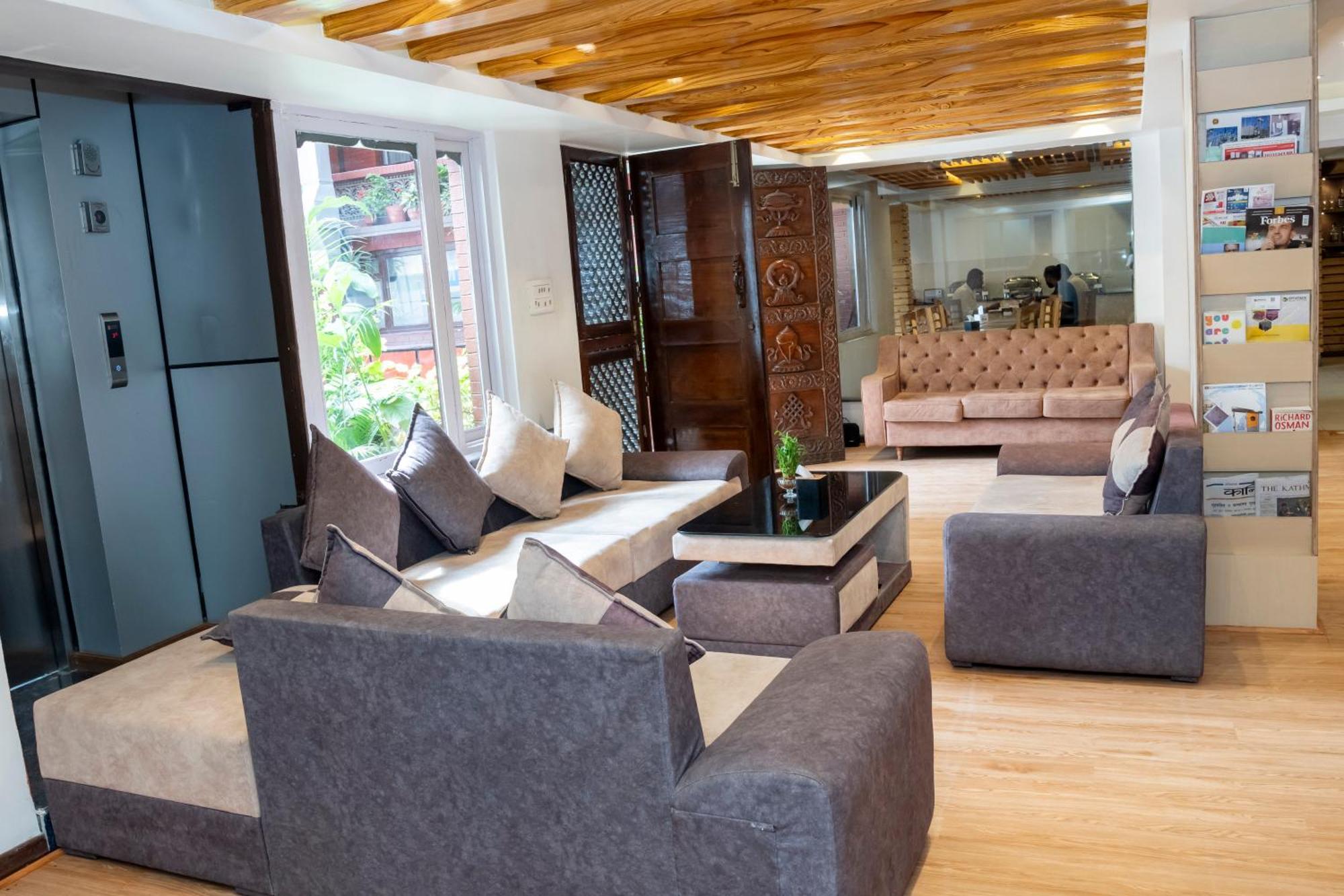 Hotel Elegant Kathmandu Inn Екстер'єр фото