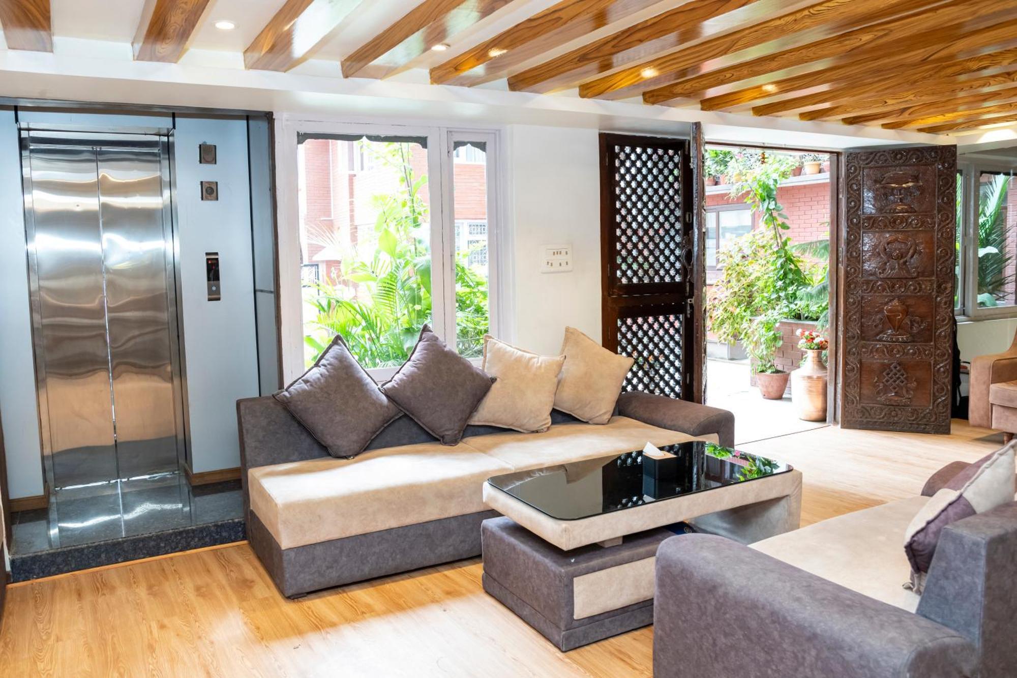 Hotel Elegant Kathmandu Inn Екстер'єр фото