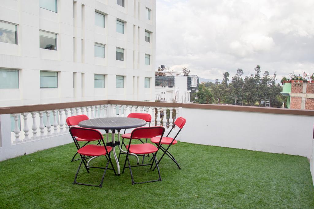Hotel Elegant Kathmandu Inn Екстер'єр фото